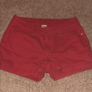 Red shorts (high waist)